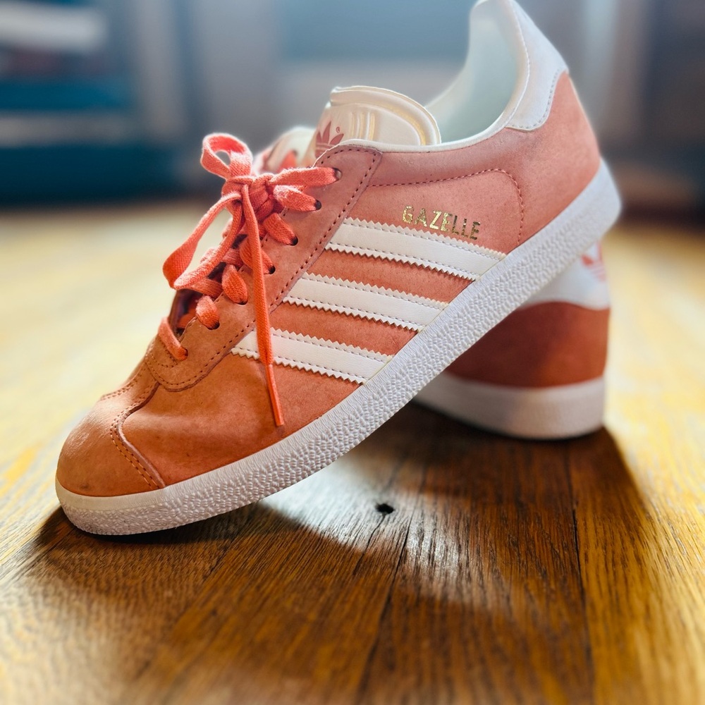 Women’s Adidas Gazelles - Picture 4 of 5